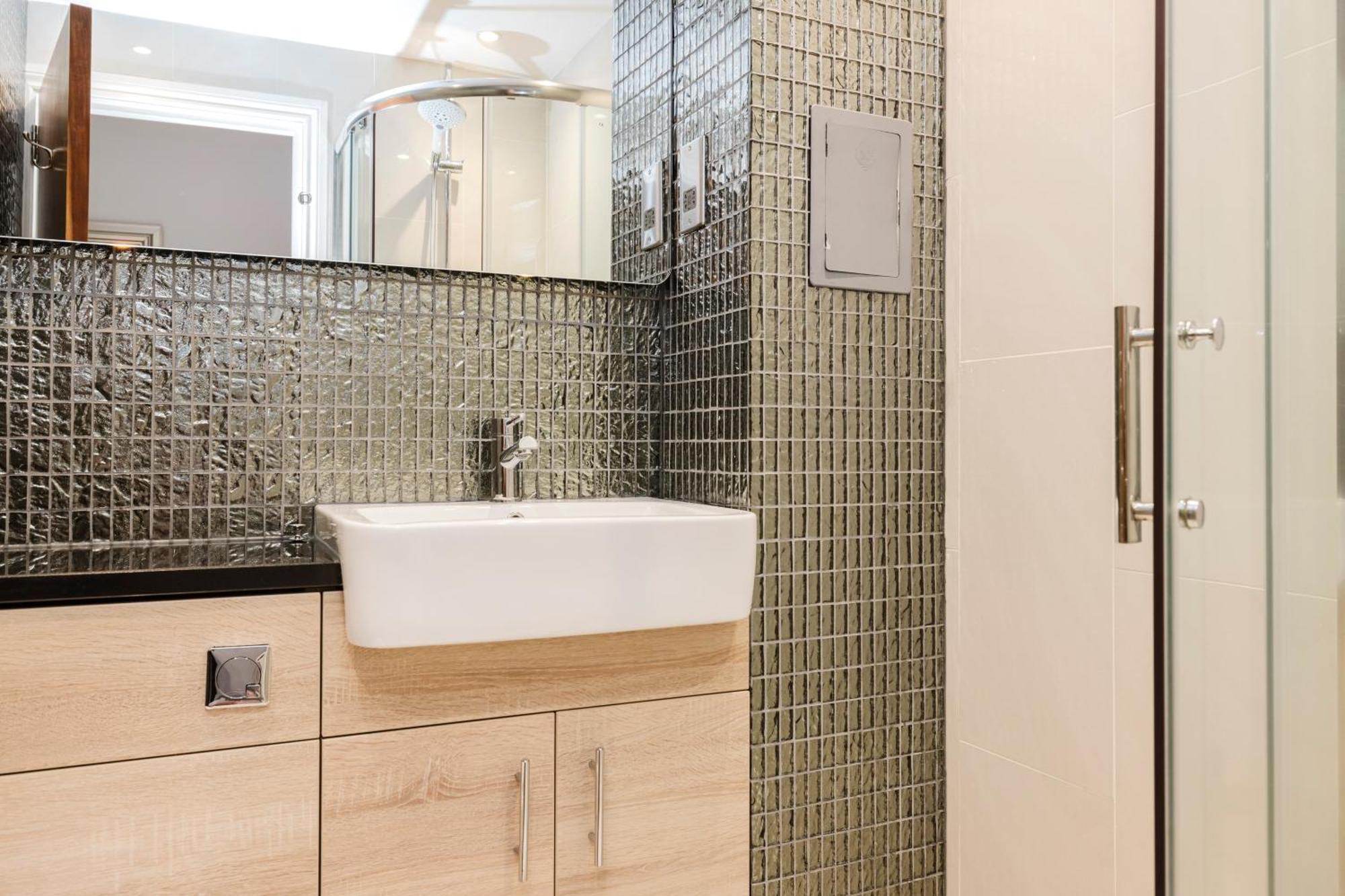 Joivy Stylish Apartment With Balcony In Old Town Единбург Екстер'єр фото