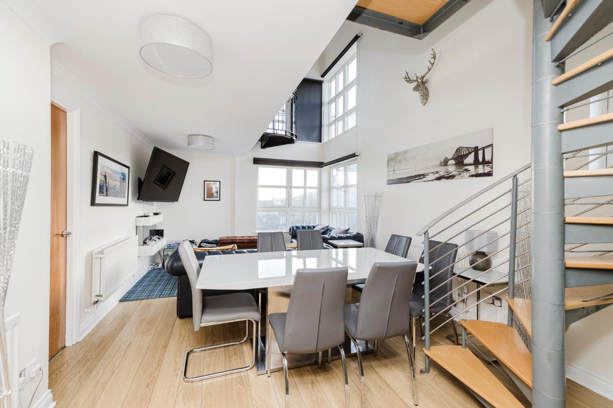 Joivy Stylish Apartment With Balcony In Old Town Единбург Екстер'єр фото