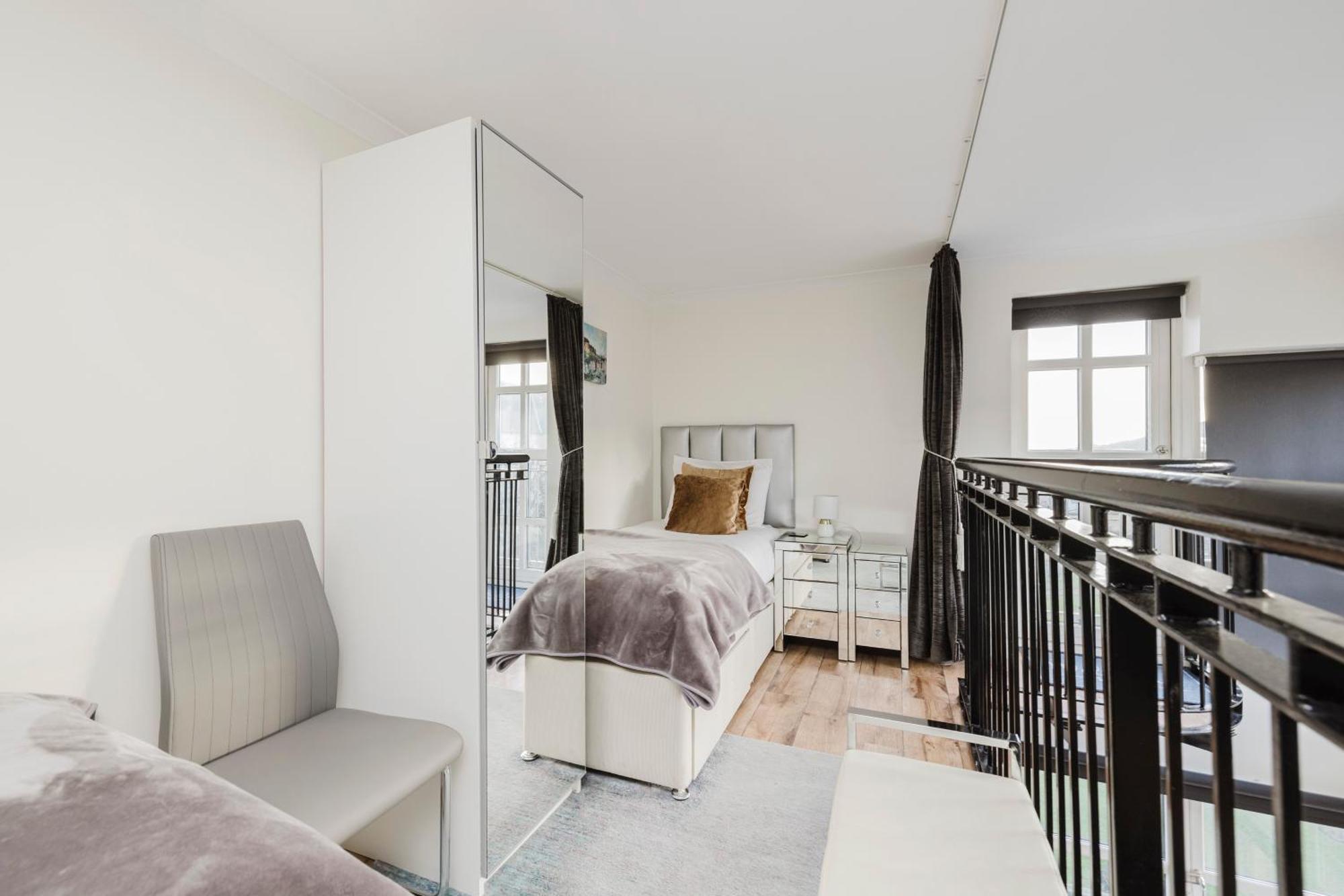 Joivy Stylish Apartment With Balcony In Old Town Единбург Екстер'єр фото